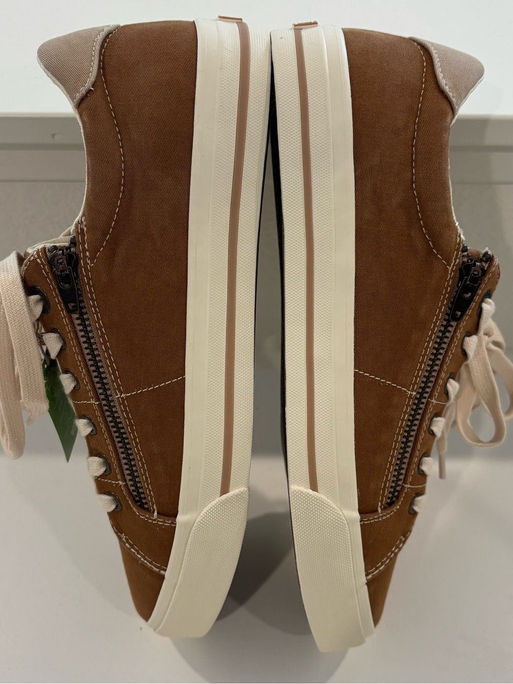 Taos 'Z Soul' Tan Brown Canvas Sneakers - Size 10 Wide - Picture 4 of 9